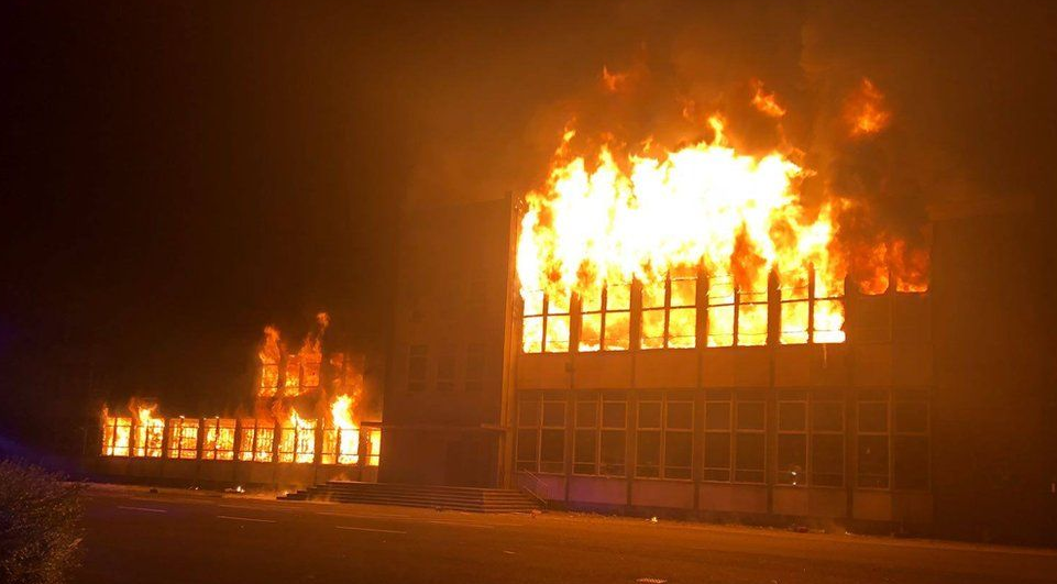 Featured image for “Armed Men Set Ablaze Girls School Dorm in Mamfe Preparing for National Youth Day Activities”