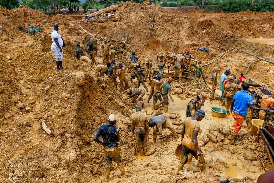 Featured image for “Illegal miners invade Chikani Gold mine in Chikankata Zambia”