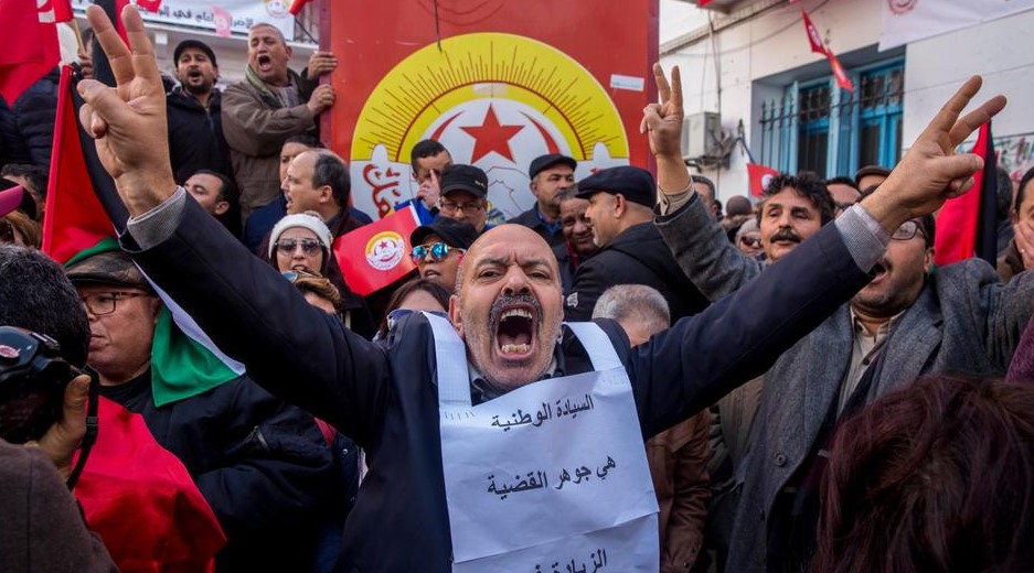 Featured image for “Tunisian take to the streets in protest to denounce president Kais Saied’s ‘isolated rule’”