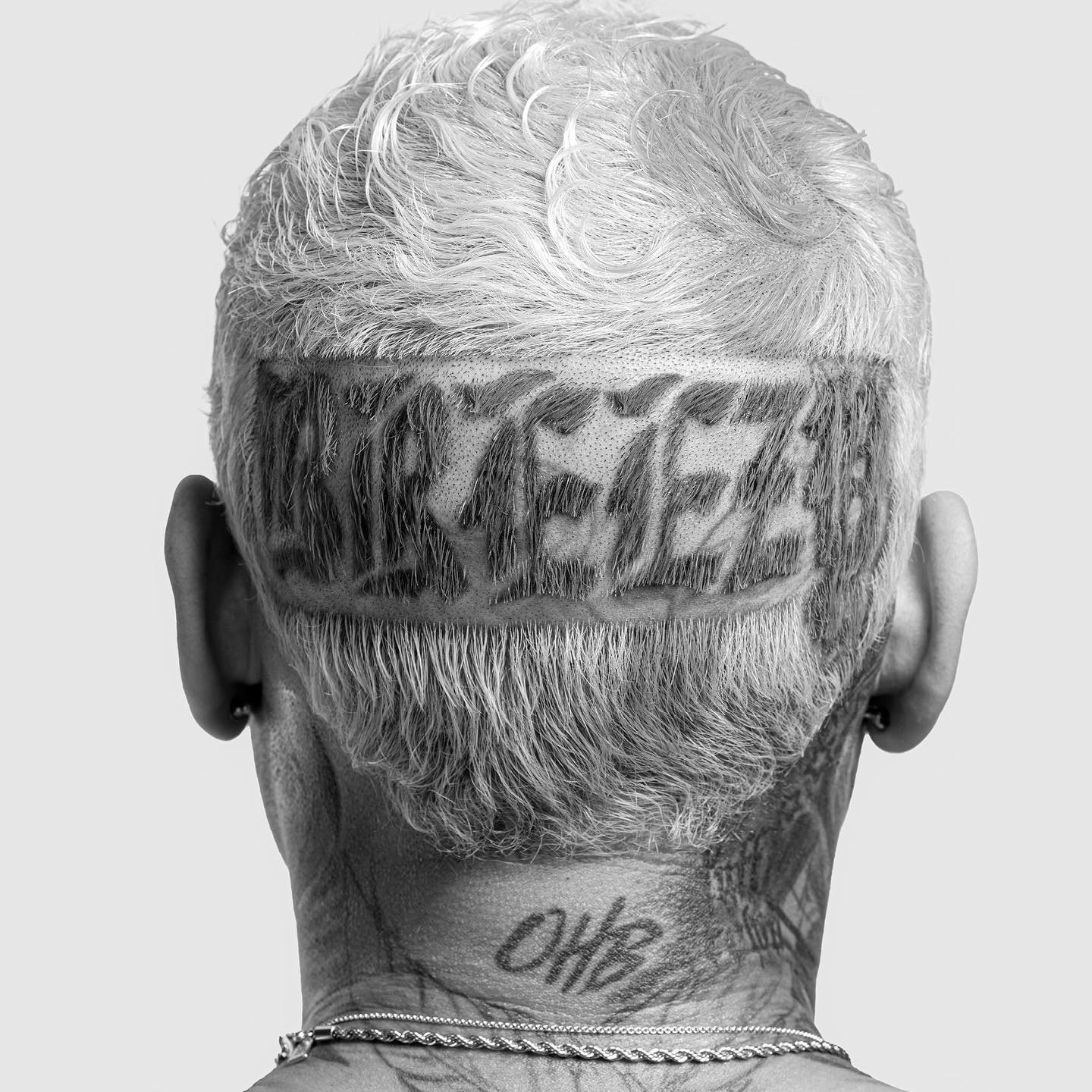 Featured image for “Chris Brown Features Wizkid, Lil Wayne, Ella Mai and others On New Album ‘Breezy’”