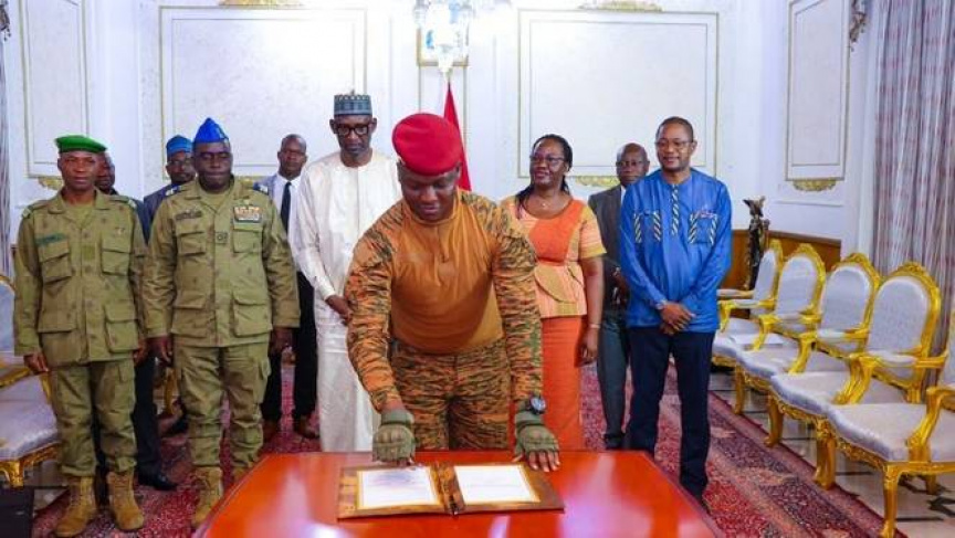 Featured image for “Sahel Nations Forge “Unbreakable” Defense Alliance: Mali, Burkina Faso, and Niger Sign Historic Pact”