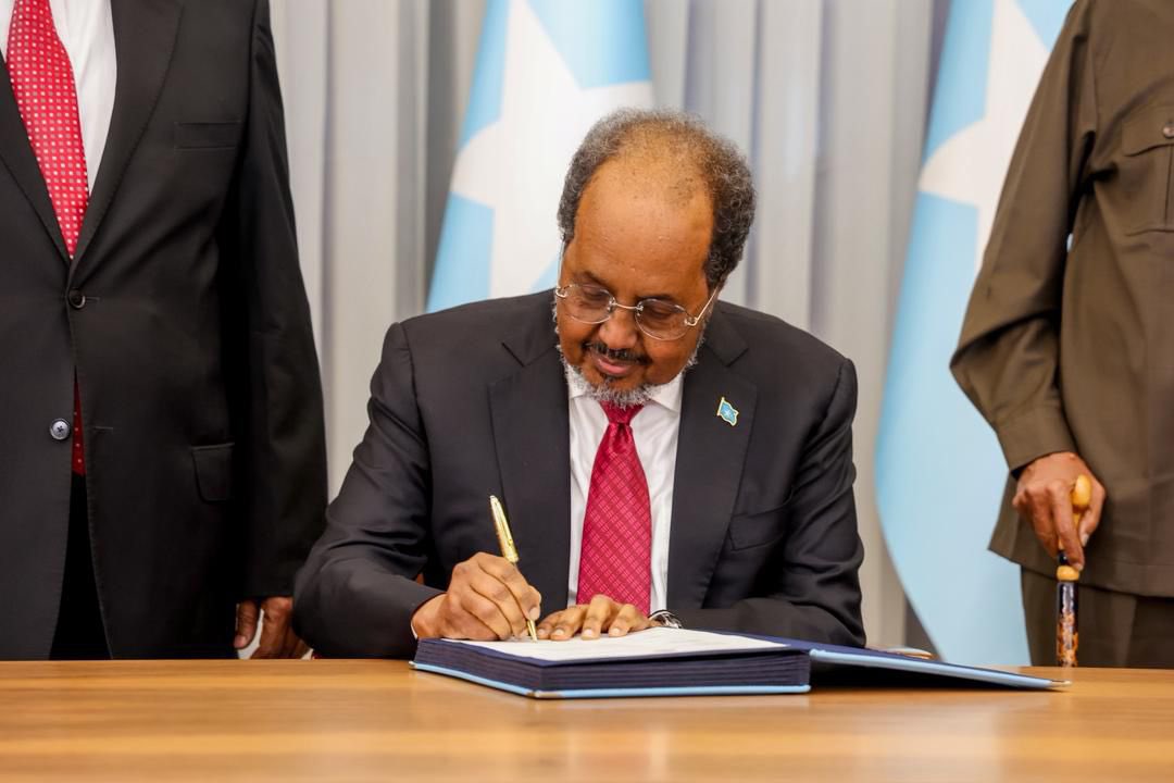 Featured image for “Somalia Marks Historic Milestone with Signing of New Federal Constitution”