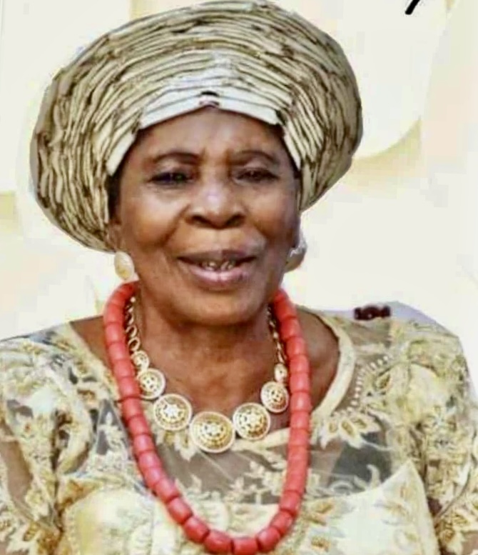 Featured image for “Atiku Reacts As Amaechis Mother Dies At 89”