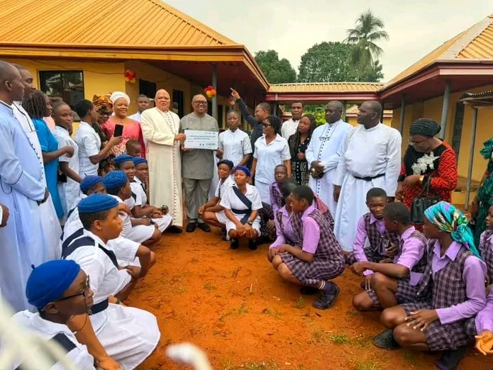 Featured image for “Peter Obi Donates N10m To Anambra Hospital To Mark 65th Birthday”