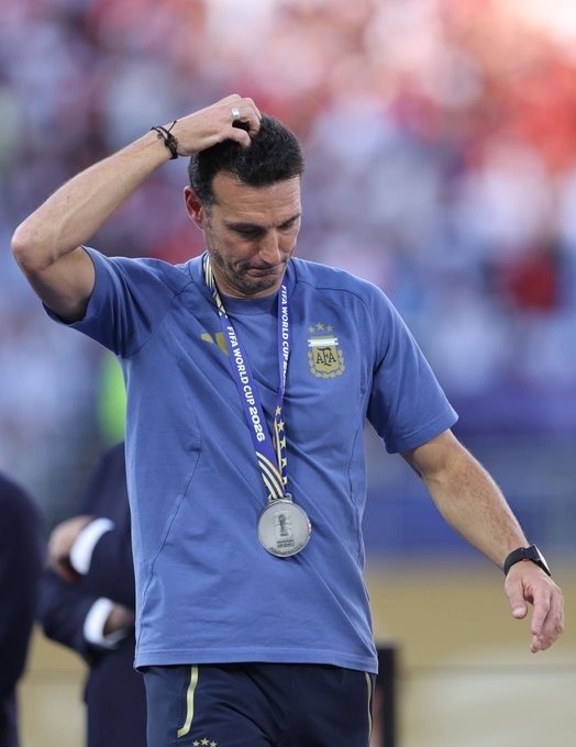 Featured image for “Scaloni Apologises After Argentina’s World Cup Final Defeat to Spain”