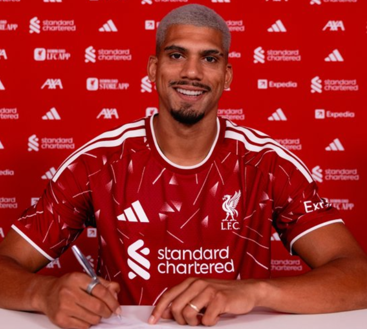 Featured image for “Liverpool sign Barcelona centre-back Ronald Araujo on season-long loan”