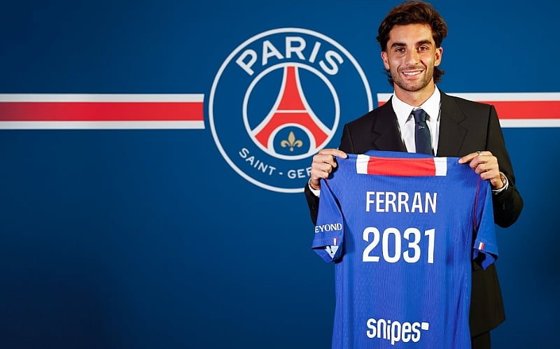 Featured image for “PSG sign Ferran Torres from Barcelona for about £43m”