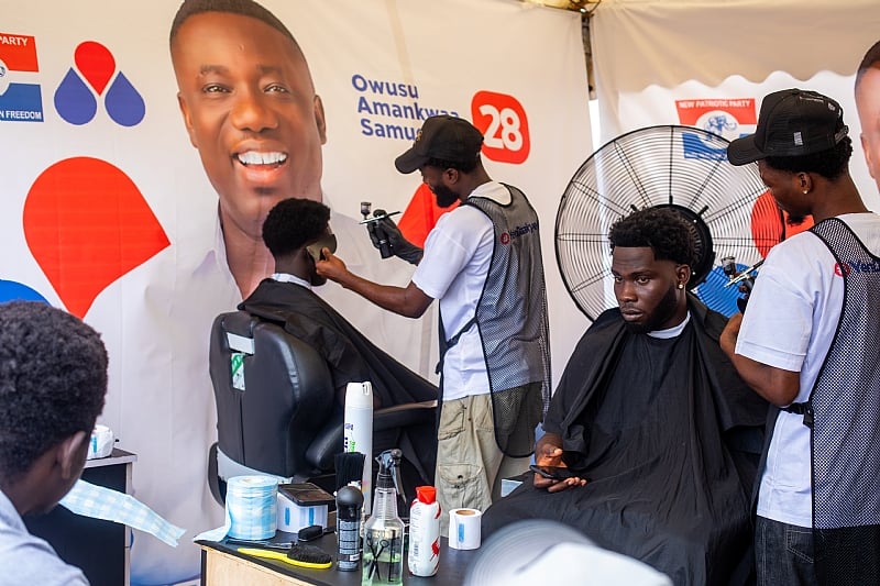 Featured image for “NPP’s Samuel Owusu Amankwaa organises free beauty and grooming day for UG students”