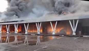 Featured image for “Fire Engulfs Popular Shopping Outlet In Calabar”