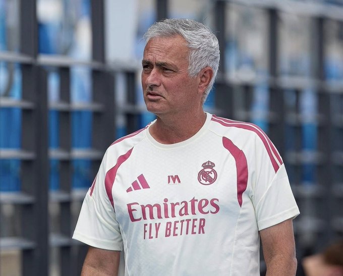 Featured image for “Ballon dOr Should Not Be Decided by Champions League, World Cup – Jose Mourinho”