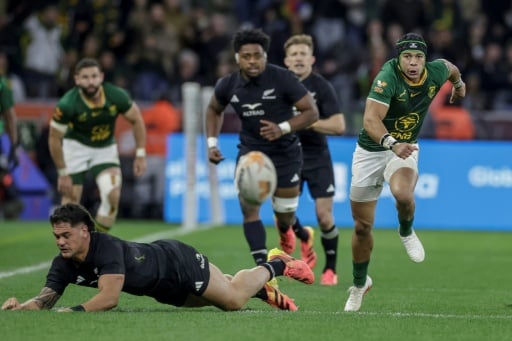 Featured image for “South Africa survive onslaught to beat New Zealand and level series”