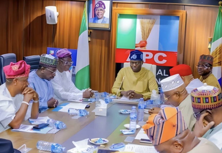 Featured image for “Theyre Not On Social Media – APC Chairman Says 10m Nigerians Received N75,000 Cash Transfer”